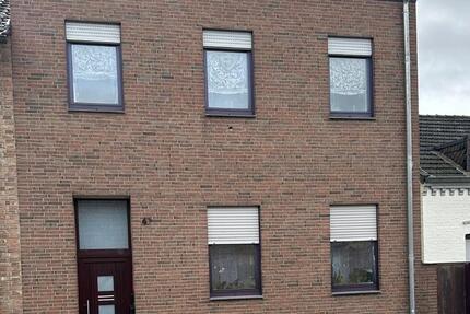 Haus Jülich - 4 Zimmer, 122 m&sup2;, 1.190&euro; | Angebot:25844208