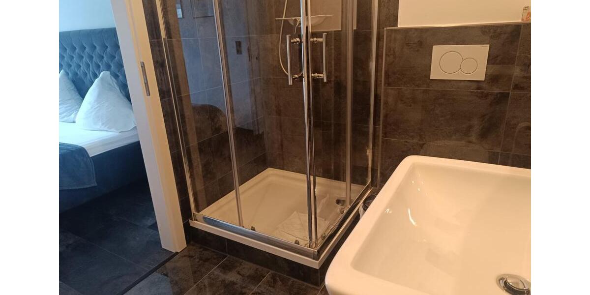 schönes helles möbliertes Appartment monatlich auf Zeit 2 zimmer