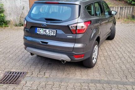 Ford Kuga 97.000 km 10.500 &euro; Aachen 52074