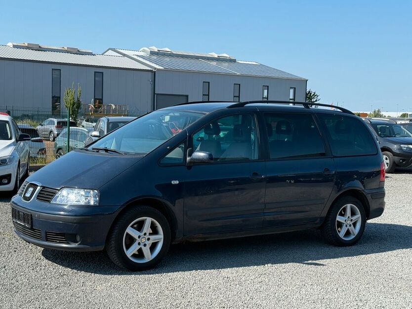 Seat Alhambra 300.000 km 2.300 € Düren 52351