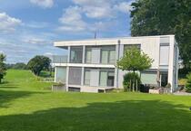 Alleinlage Villa im Privatweg mit Einliegerwohnung und Weitsicht,