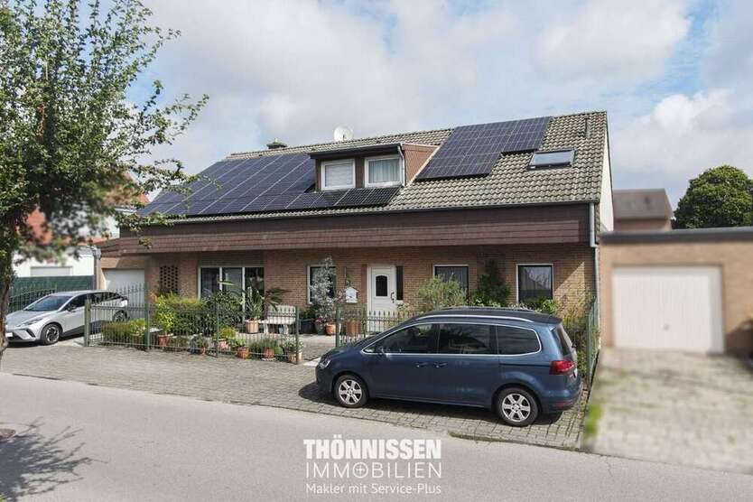Haus zum Kaufen in Heinsberg-Lieck 298.000 € 208 m²