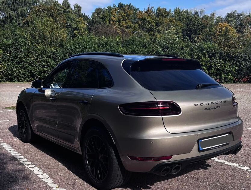 Porsche Macan 181.000 km 30.800 € Aldenhoven 52457
