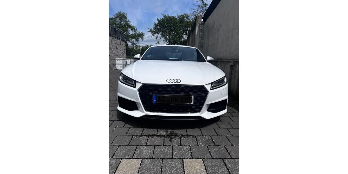 Audi TT 99.989 km 22.000 &euro; Baesweiler 52499