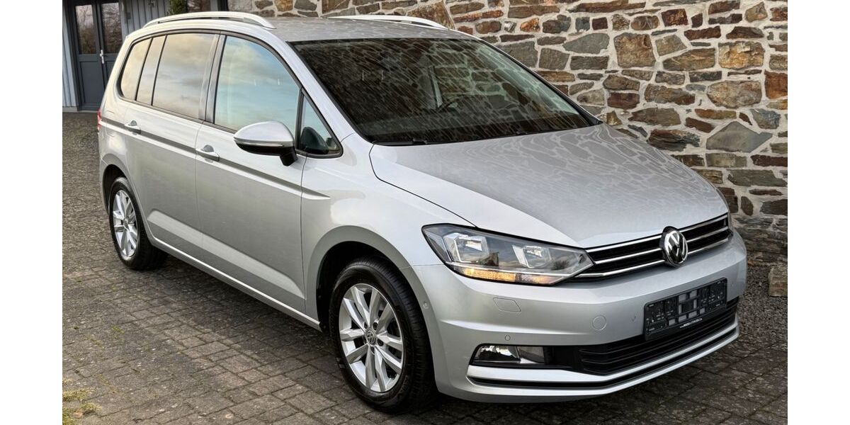 VW Touran 60.247 km 14.990 &euro; Simmerath (bei Aachen) 52152