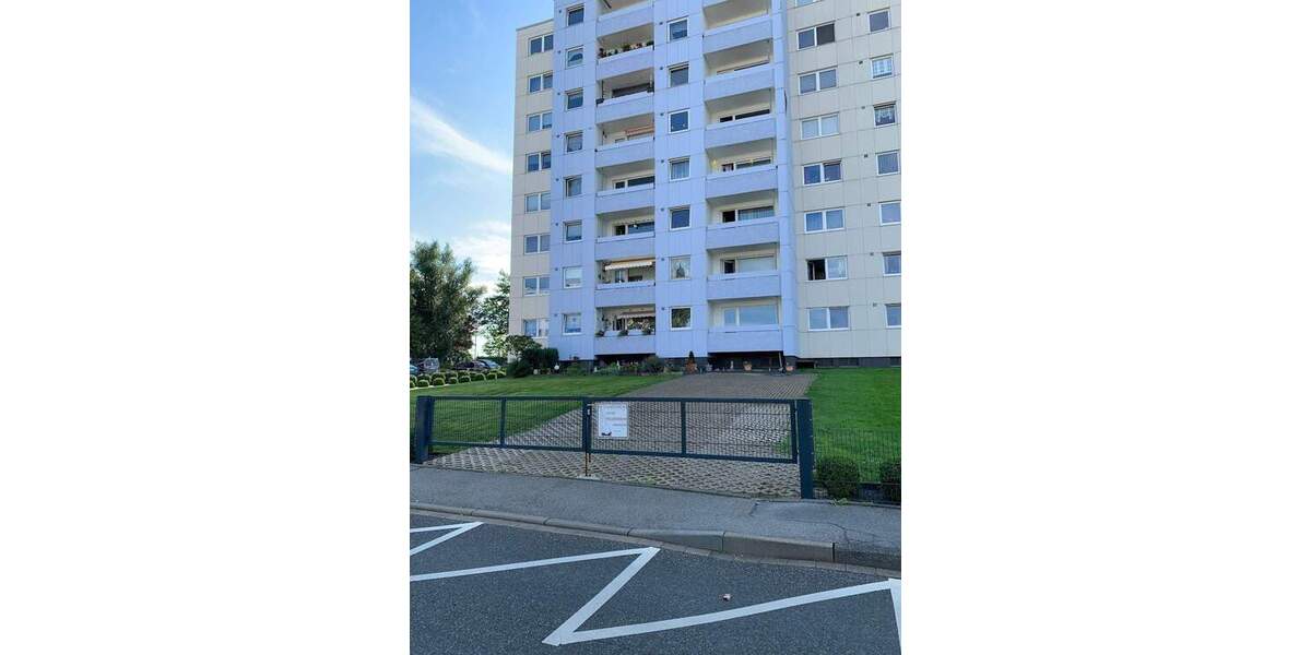 Über den Dächern mit viel Platz zum Entfalten! 3-Zimmer mit Loggia, modernes Bad, Aufzug 3 zimmer