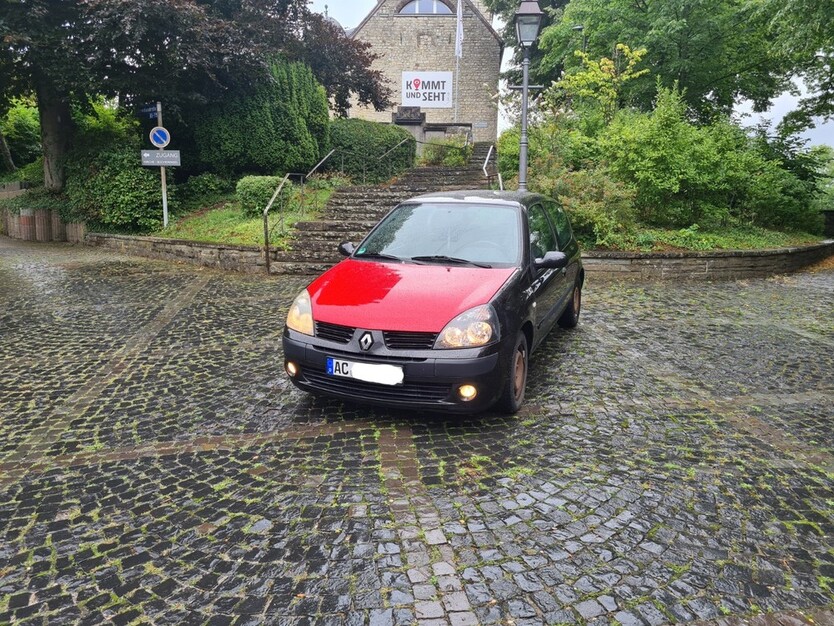 Renault Clio 160.000 km 1.150 € Aachen 52058