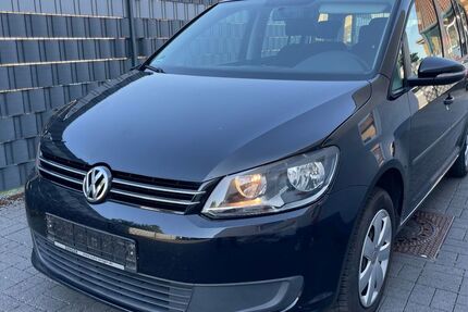 VW Touran 196.000 km 4.900 &euro; Düren 52351