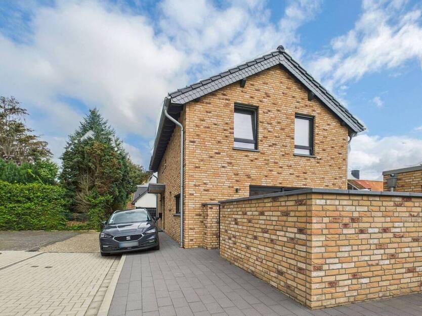 Modernes Einfamilienhaus von 2023 mit Garten, Garage & viel Platz zum Wohlfühlen!