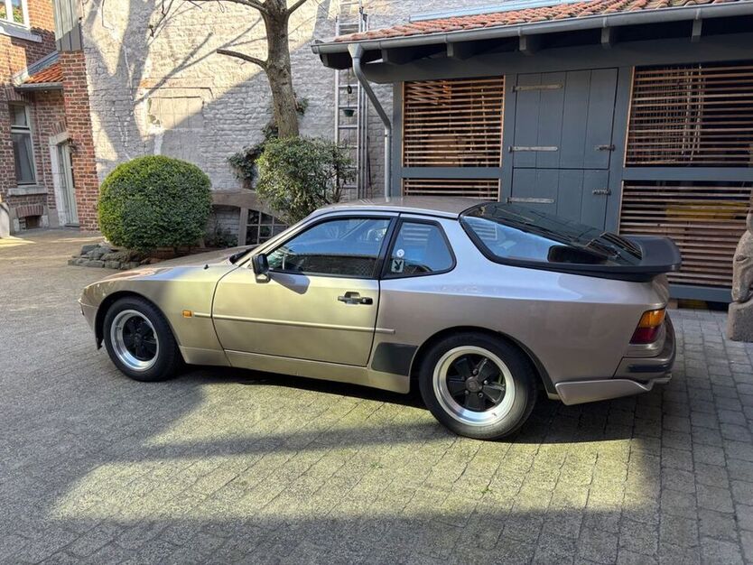 944