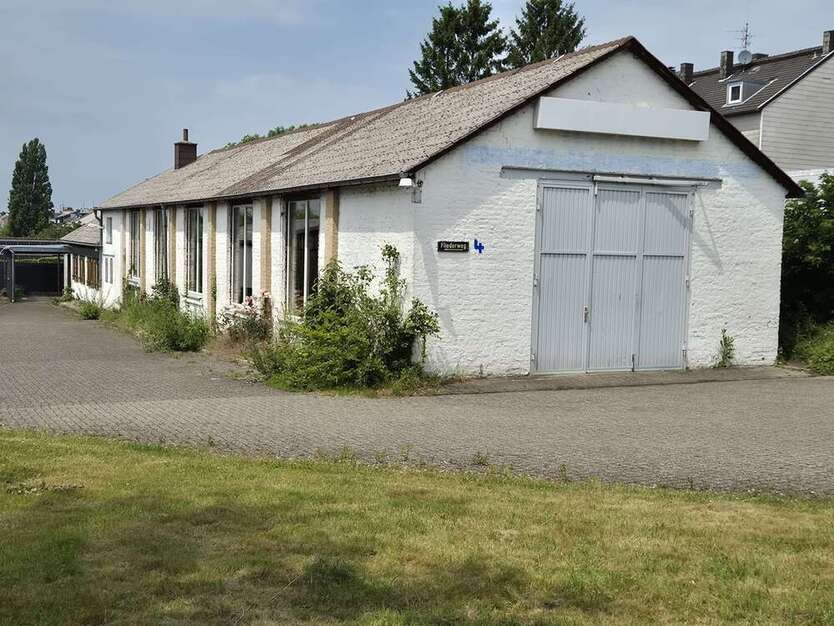 Halle in Aachen 2.500 € 320 m²