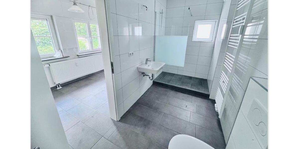 Einfamilienhaus Jülich - 10 Zimmer, 280 m&sup2;, 999&euro; | Angebot:25456904
