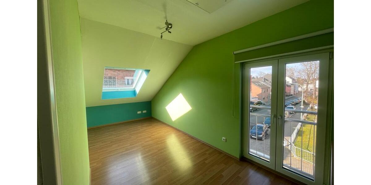 Reihenhaus Eschweiler - 6 Zimmer, 120 m&sup2;, 1.700&euro; | Angebot:26177405