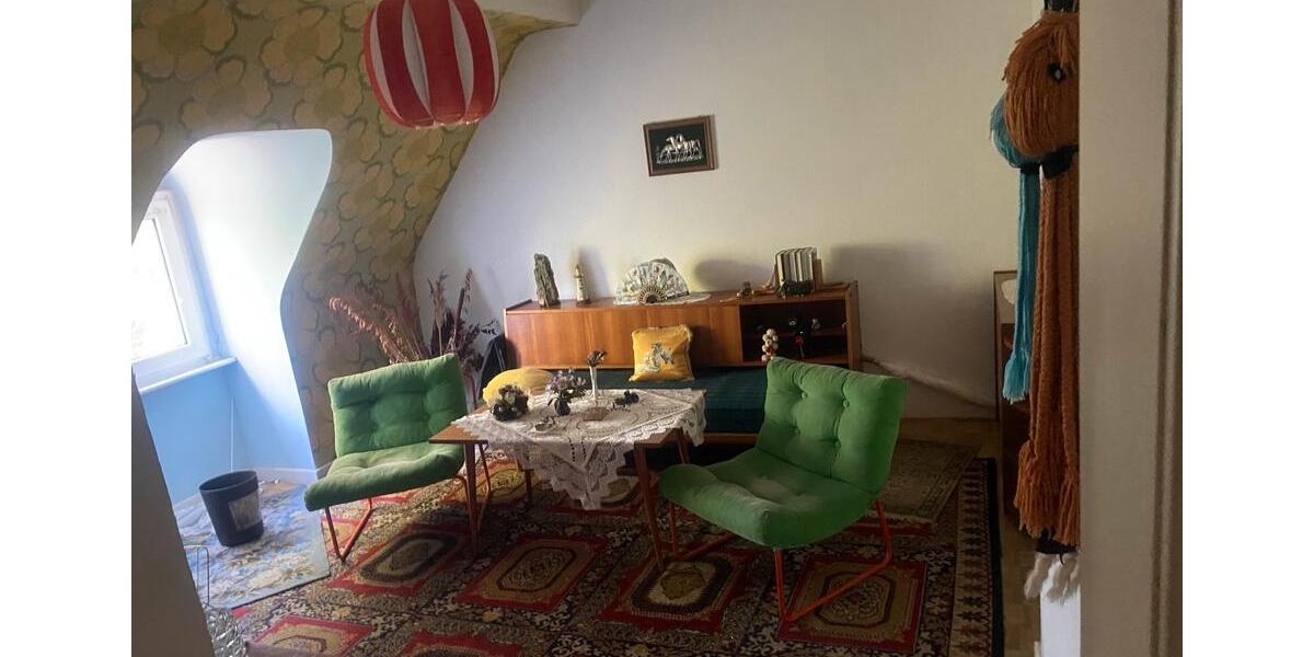 Dachgeschoßwohnung Aachen Aachen-Mitte - 6 Zimmer, 140 m&sup2;, 140.000&euro; | Angebot:26961044