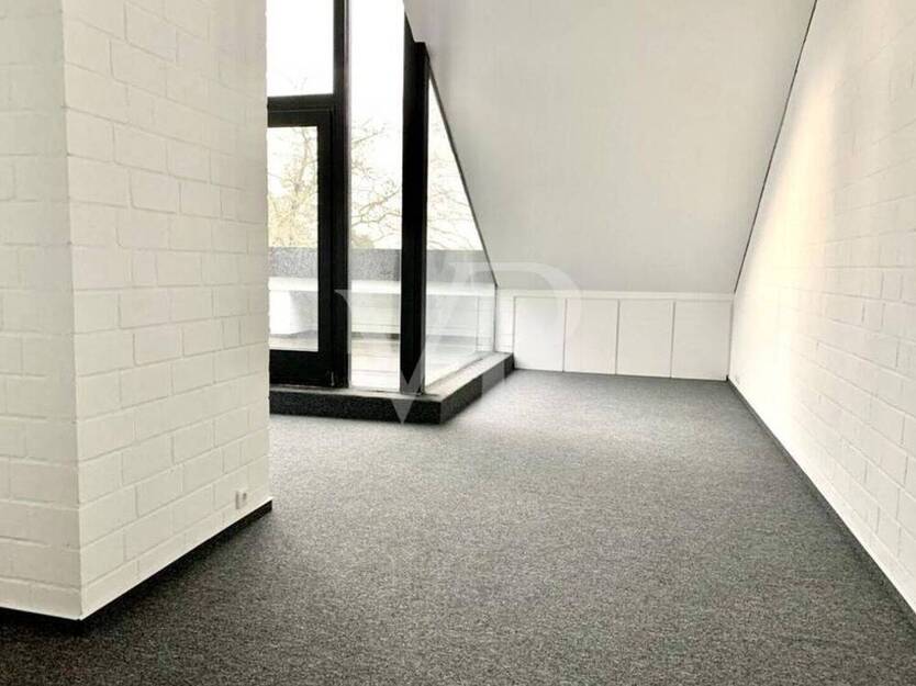 Einzigartiges Architektenhaus - Markante Doppelhaushälfte mit schönem Garten