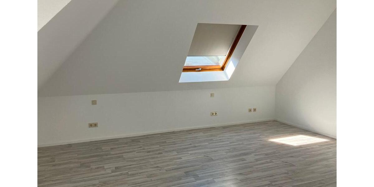 Dachgeschoßwohnung Roetgen - 4 Zimmer, 87 m&sup2;, 259.000&euro; | Angebot:26183171