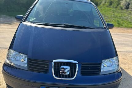 Seat Alhambra 213.000 km 2.900 € Aachen 52070