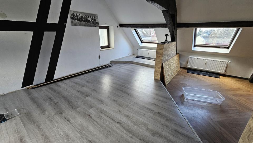Dachgeschoßwohnung Alsdorf - 2 Zimmer, 89 m&sup2;, 650&euro; | Angebot:25655173