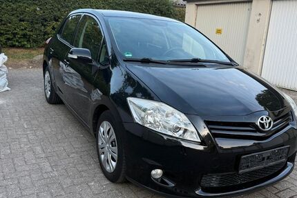 Toyota Auris 125.000 km 6.590 &euro; Aachen 52068