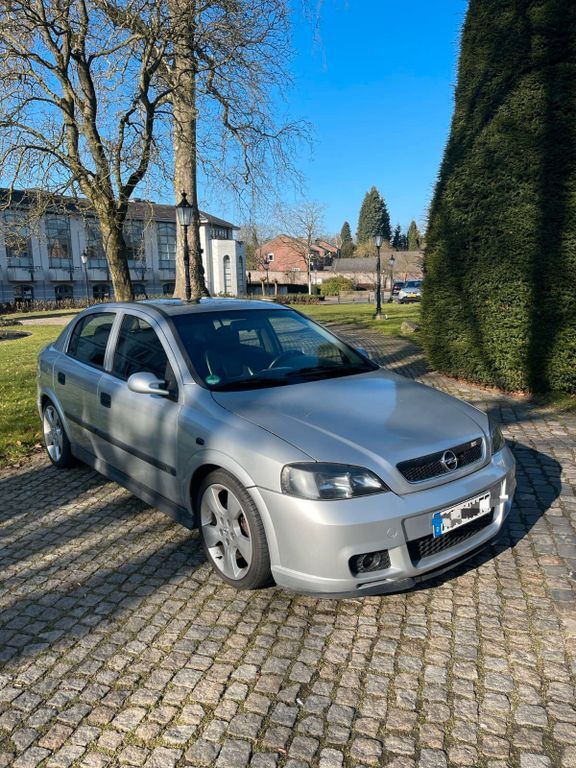 Opel Astra 223.000 km 3.999 € Aachen 52068