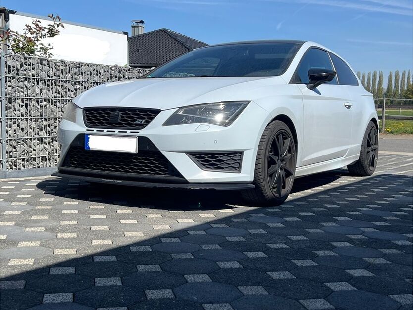 Seat Leon 160.000 km 17.300 € Niederzier 52382
