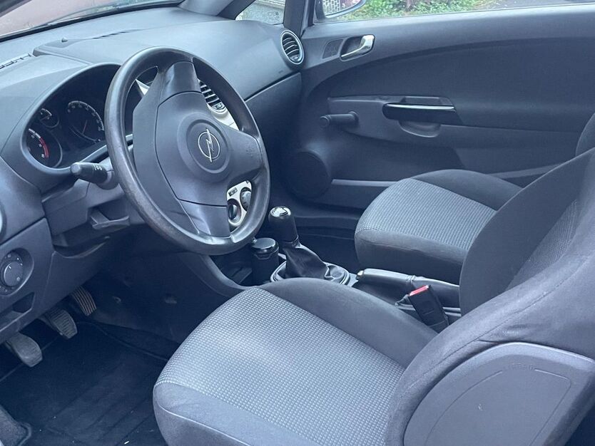 Opel Corsa 82.000 km 2.900 € Düren 52349