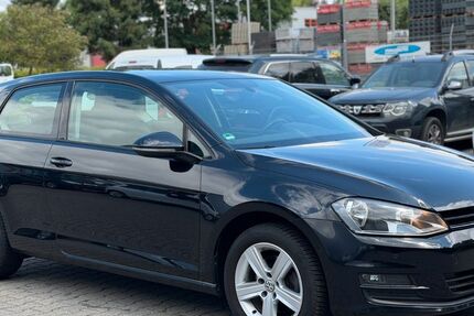 VW Golf 107.848 km 11.300 &euro; Alsdorf 52477