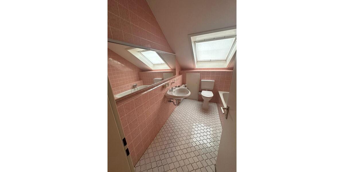 Dachgeschoßwohnung Aachen Aachen-Mitte - 2 Zimmer, 99 m&sup2;, 325.000&euro; | Angebot:27209201