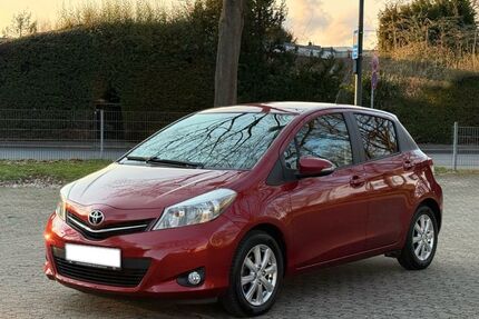 Toyota Yaris 39.530 km 8.499 &euro; Düren 52349