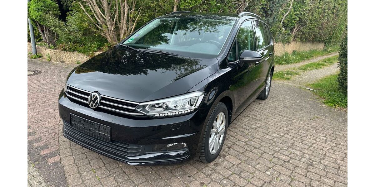 VW Touran 82.000 km 24.900 &euro; Stolberg 52224