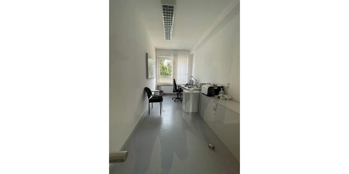 Moderner Gewerbepark mit über 11.000 m² Büro-, Lager- und Produktionsfläche zimmer