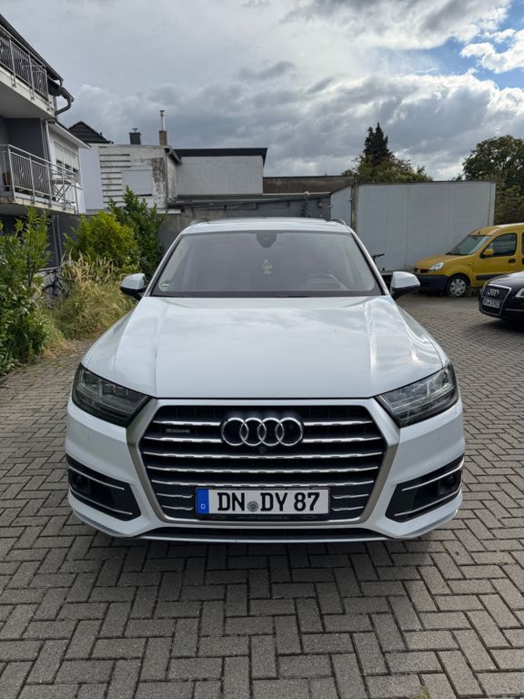 Audi Q7 210.000 km 24.999 € Düren 52353
