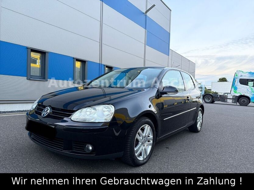 VW Golf 180.000 km 2.990 € aachen 52070
