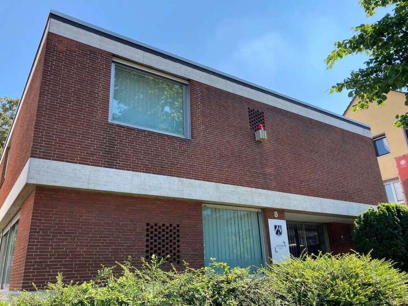Haus zum Kaufen in Düren 585.000 € 353 m²