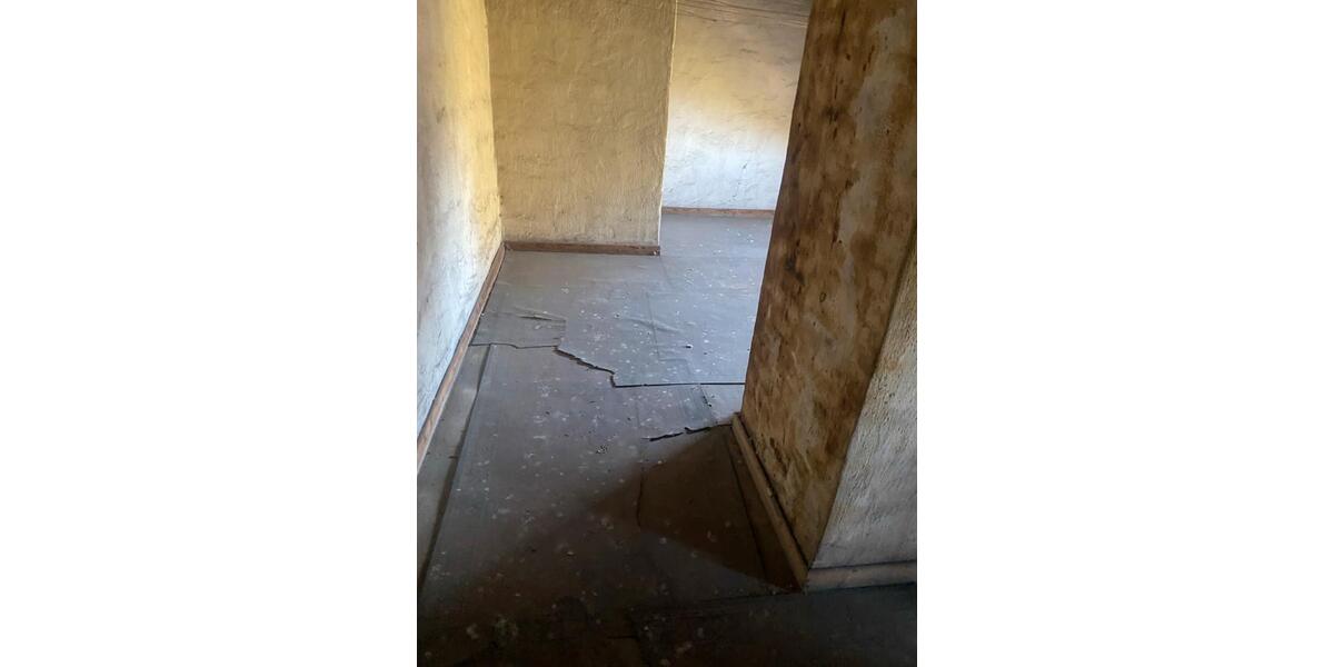 Dachgeschoßwohnung Aachen Aachen-Mitte - 6 Zimmer, 140 m&sup2;, 140.000&euro; | Angebot:26961044
