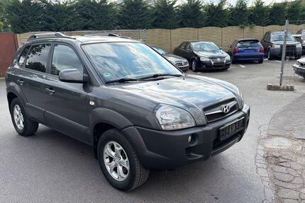 Hyundai TUCSON 219.000 km 3.990 &euro; Düren 52349