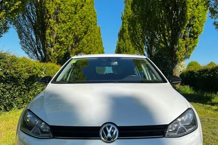 VW Golf 174.000 km 8.599 &euro; GEILENKIRCHEN 52511