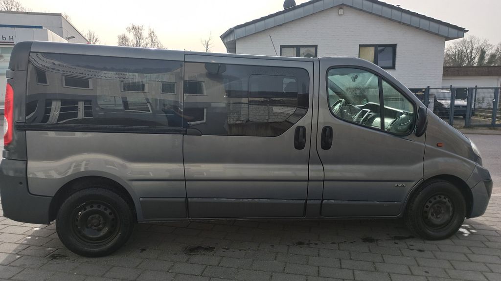 Opel Vivaro 304.000 km 8.900 &euro; Herzogenrath 52134