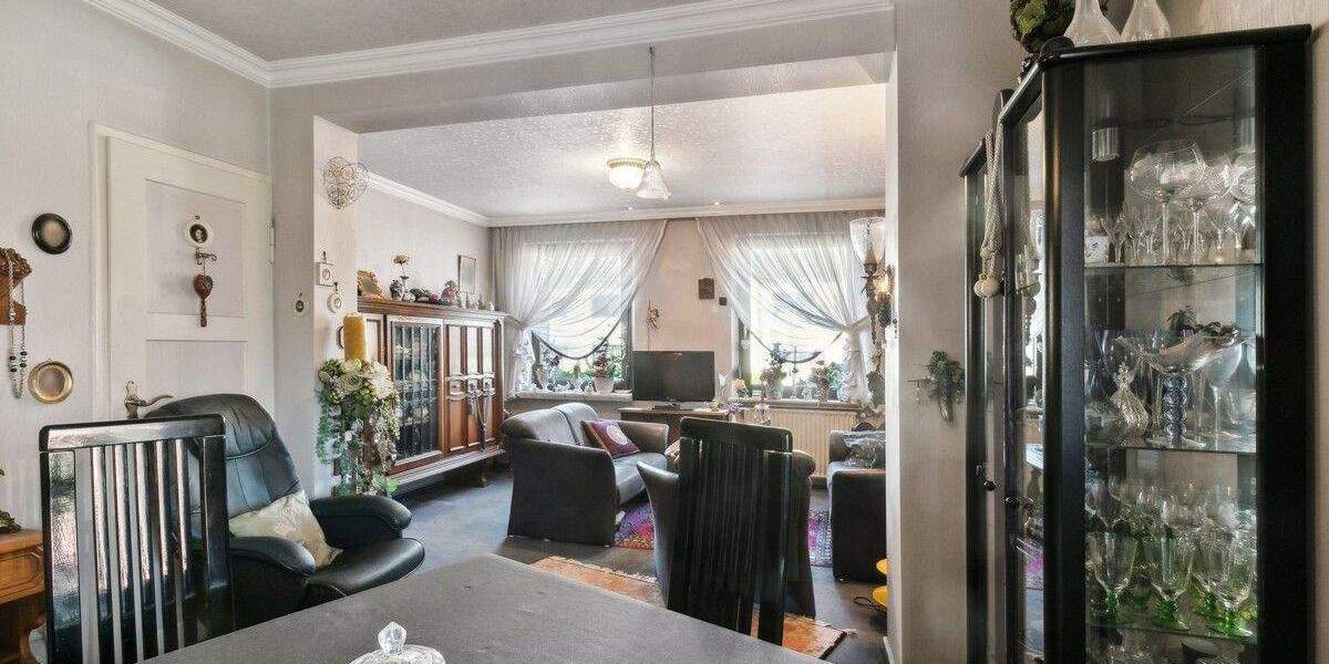 Freistehende und potentialreiche Doppelhaushälfte auf weitläufigem Grundstück (Süd-West-Ausrichtung) 3 zimmer