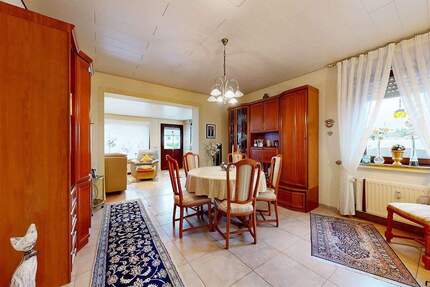 PHI AACHEN - 6-Parteien-Haus mit gepflegtem Außenbereich - beste Anbindung in Jülich-Koslar! zimmer