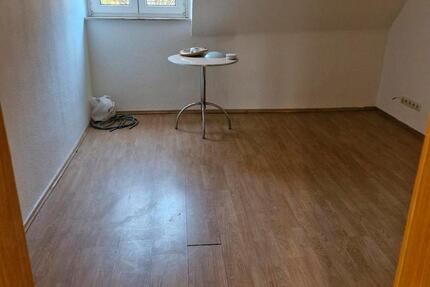Dachgeschoss 45qm zimmer