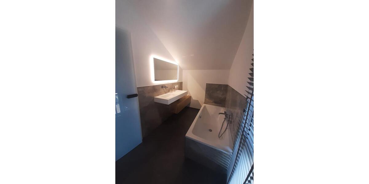 Doppelhaushälfte Niederzier - 2 Zimmer, 122 m&sup2;, 1.540&euro; | Angebot:24742221