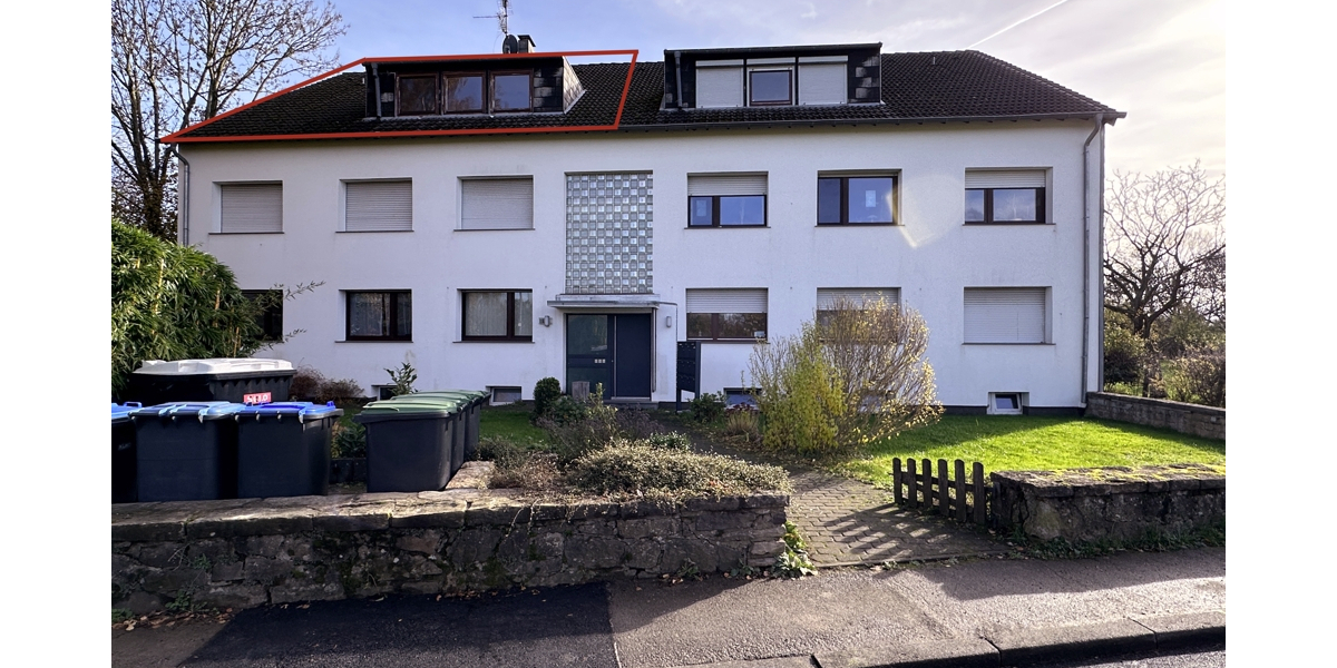 JÄSCHKE - Großzügige 4-Zimmer-Dachgeschosswohnung mit Gartenanteil und Garage 5 zimmer