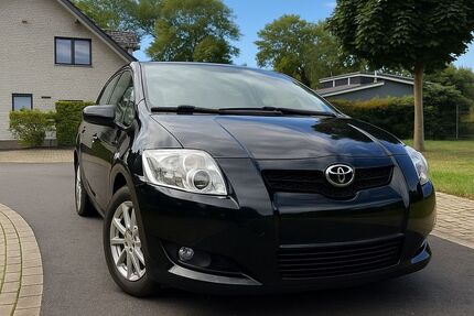 Toyota Auris 180.000 km 3.999 € Aldenhoven 52457