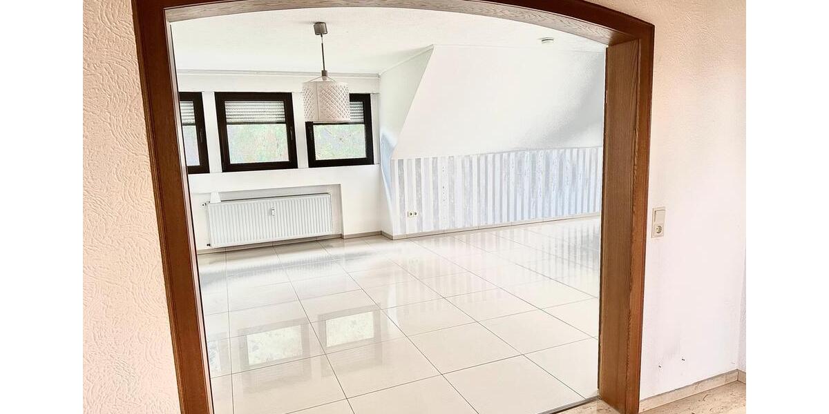 Dachgeschosswohnung in 52382 Niederzier Hambach 3 zimmer