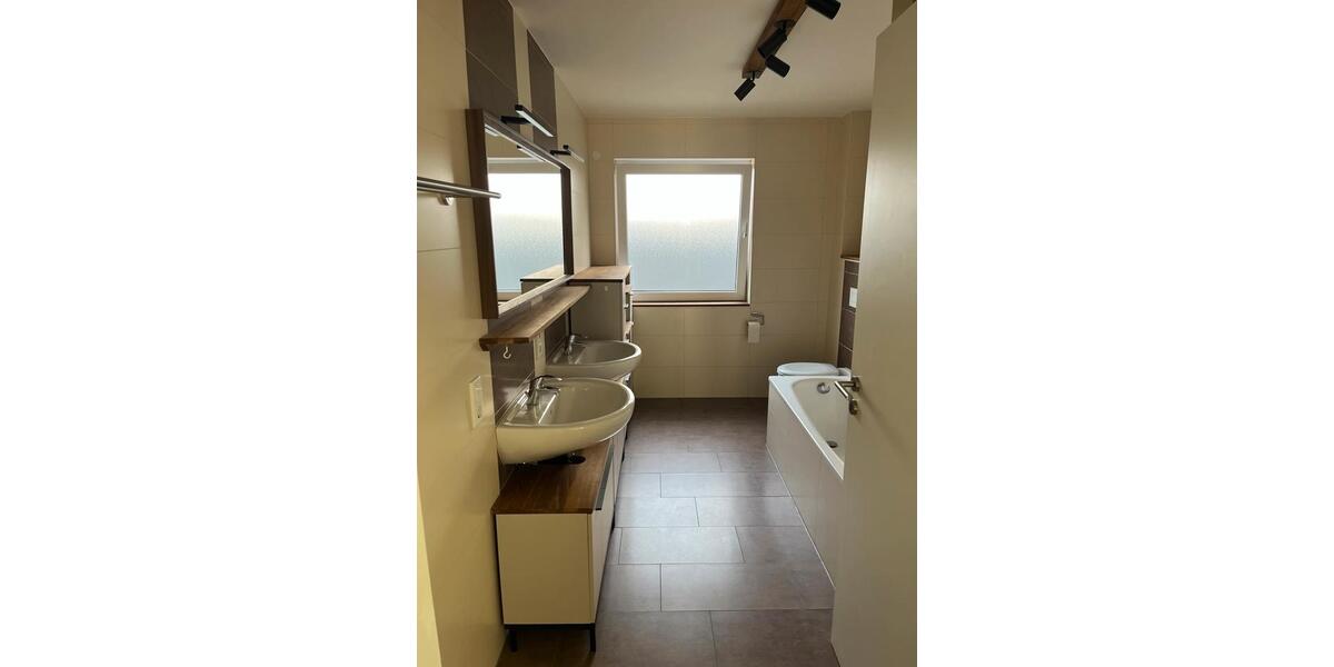 Wohnung, Erdgeschosswohnung , Terrasse, Garten, Garage 3 zimmer