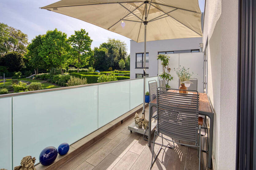 Barrierefreies 4-Zimmer-Refugium mit Balkon, Tiefgarage & Wallbox - Wohnen bis ins hohe Alter!