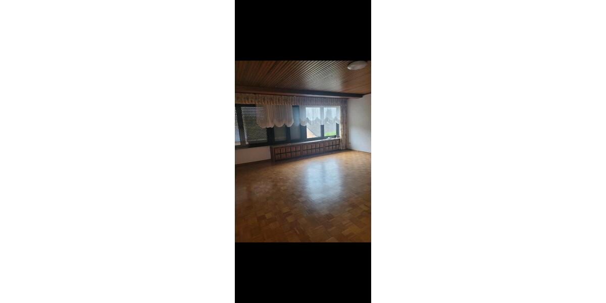 Einfamilienhaus Geilenkirchen - 9 Zimmer, 28 m&sup2;, 2.850&euro; | Angebot:26169156