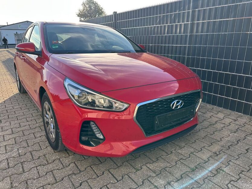Hyundai i30 61.000 km 10.600 € Düren 52351