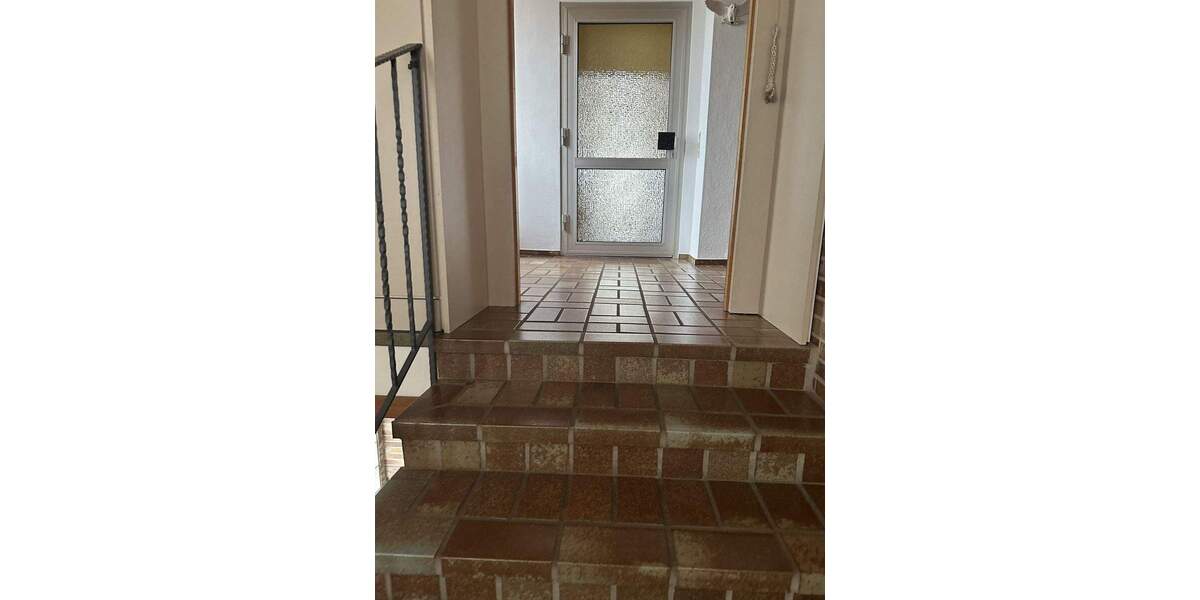 Schickes, modernes 2-Familienhaus mit drei Garagen in 52382 Niederzier 8 zimmer